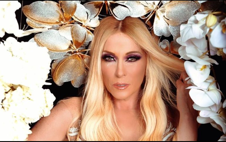 Yuri pasará este día en casa acompañada de Camila, su hija y de Rodrigo, su esposo. FACEBOOK / Yuri