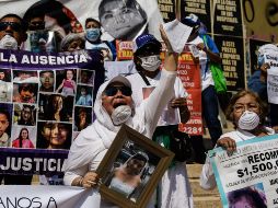 En Ciudad de México, madres marcharon del Monumento a la Madre al Ángel de la Independencia.  SUN/D. Simón Sánchez