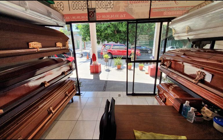 El servicio funerario va de los 7,500  a los 8,500 pesos. EL INFORMADOR / G. Gallo