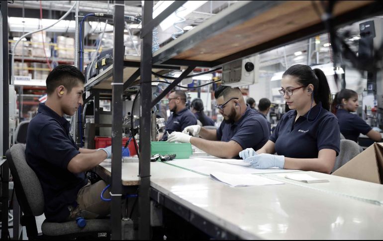 El plan incluye un calendario con distintas fases que definirán los cómo y cuándo volverán a operar los diversos sectores de la economía estatal. EFE / ARCHIVO