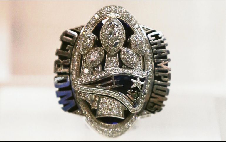 PRECIADO. La joya de los campeones del Super Bowl LI es de 5.1 quilates y 283 diamantes. AP