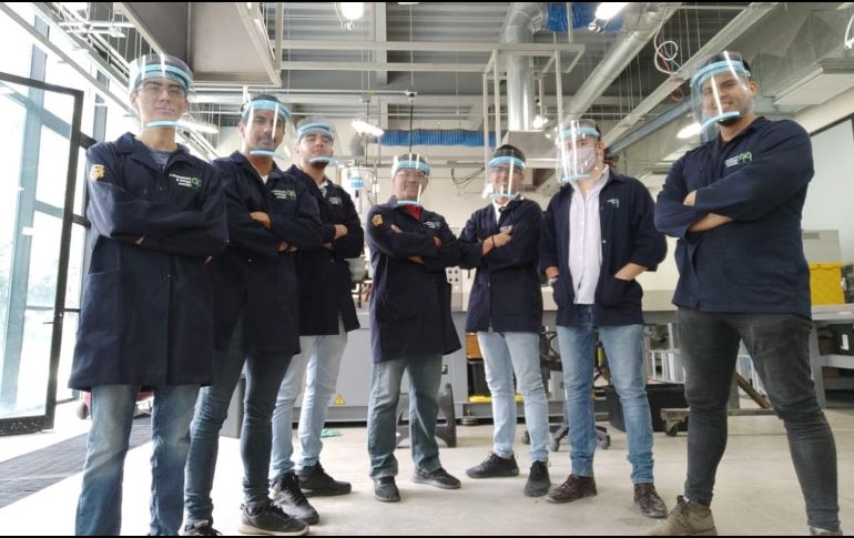 Los seis jóvenes que colaboran de manera voluntaria en este proyecto son estudiantes que cursan los últimos semestres de la Licenciatura en Ingeniería Química del CUCEI. ESPECIAL/Universidad de Guadalajara