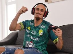 El uruguayo Nicolás Sosa fue el encargado de manejar los controles para los de Guanajuato. TWITTER / @LigaBBVAMX