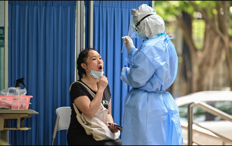 La súbita orden sorprendió a los funcionarios locales que deberán tomar la prueba a sus habitantes para el 20 de mayo. AFP / H. Retamal