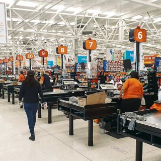 Las ventas de la ANTAD se desploman 23% en abril