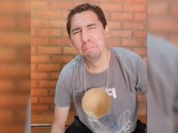 Laime es párroco de la iglesia de Cala Cala en la ciudad boliviana de Cochabamba. TikTok / @padrerolando