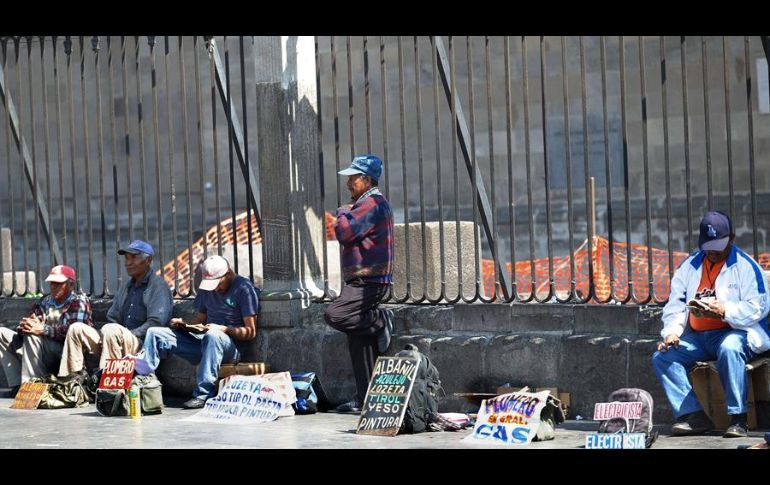 El IMSS reportó que en abril se perdieron más de 500 mil empleos debido a la crisis sanitaria. EFE/M. Guzmán