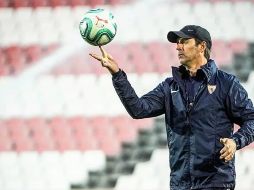 El actual entrenador del Sevilla, Julen Lopetegui, reconoció que los rumores sobre su posible llegada a Chivas en su momento fueron ciertos. INSTAGRAM / @sevillafc