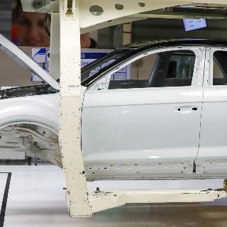 Reabre sector automotriz local, pero al mínimo
