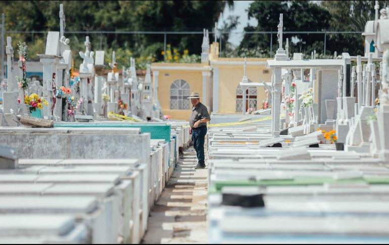 El Mandatario indicó durante su conferencia matutina ''desde hace dos meses se formó una comisión y tenemos un reporte de ello qué pasa en cementerios y crematorios''. EL INFORMADOR / ARCHIVO