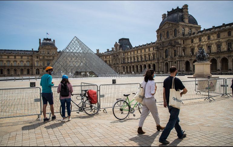 Desde el inicio de la pandemia, el 1 de marzo, 98 mil 449 personas han sido hospitalizadas, de las cuales cerca de 17 mil 500 en reanimación, y 61 mil 066 personas regresaron al hogar curadas. EFE / C. Petit Tesson