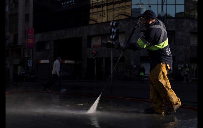 El panorama es especialmente preocupante en Santiago, pues el 80% de los contagiados se registran en la capital chilena. EFE/A. Valdés