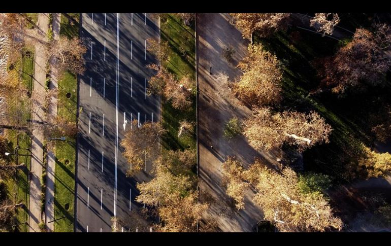 El panorama es especialmente preocupante en Santiago, pues el 80% de los contagiados se registran en la capital chilena. EFE/A. Valdés