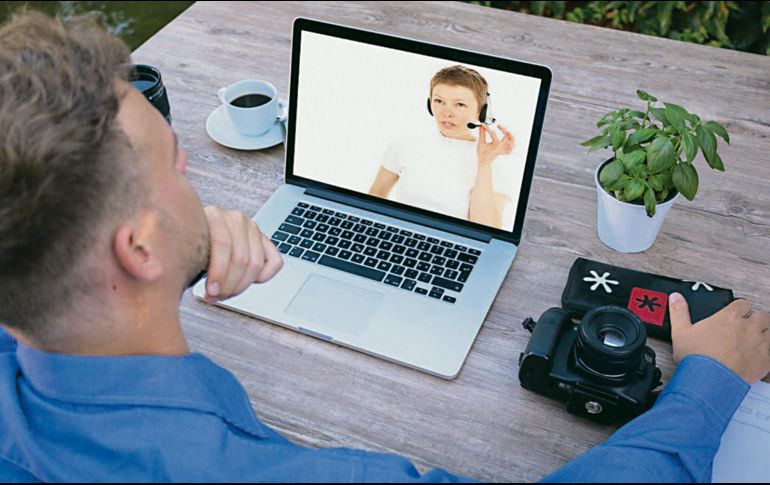 ESENCIAL. La comunicación con seres queridos y compañeros de trabajo es vital en el encierro. SUN