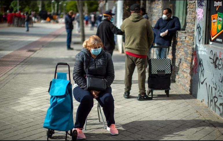 España está suavizando sus estrictas medidas de cuarentena, que lograron frenar la curva de contagio del virus. AP / ARCHIVO