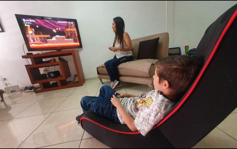 Toma en cuenta estos tips para que el tiempo en familia durante esta cuarentena no te salga tan caro. EL INFORMADOR / ARCHIVO