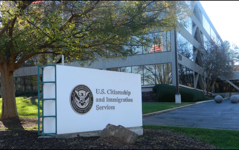 USCIS. Indicó que espera que sus ingresos se reduzcan en aproximadamente 61% a lo largo del año. ESPECIAL
