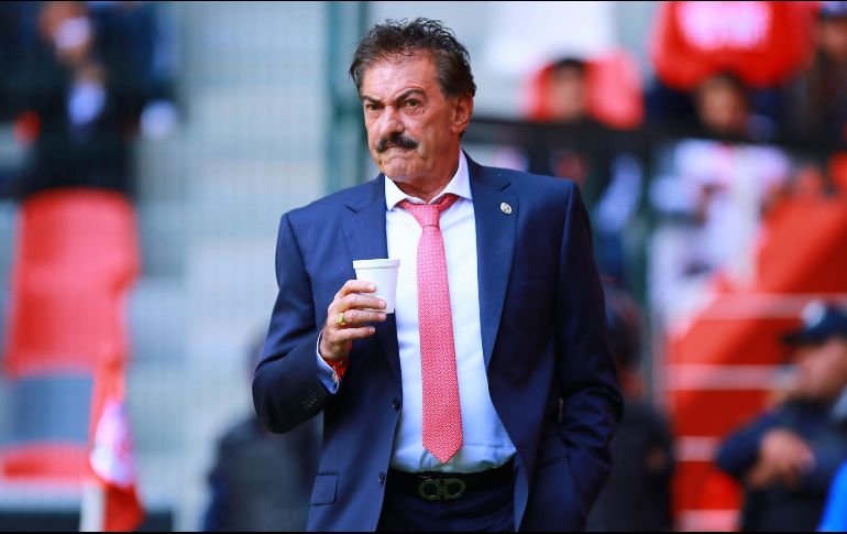 Mientras el ex técnico lavaba los platos, le aplicaron el famoso audio de de ''Esperancita''.IMAGO7