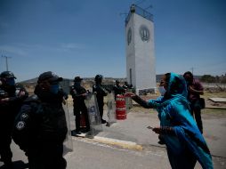 Los manifestantes señalan que a finales de marzo entregaron solicitudes a la autoridad para poder entregar material de limpieza a su reo, pero la solicitud les fue rechazada. EL INFORMADOR/F. Atilano