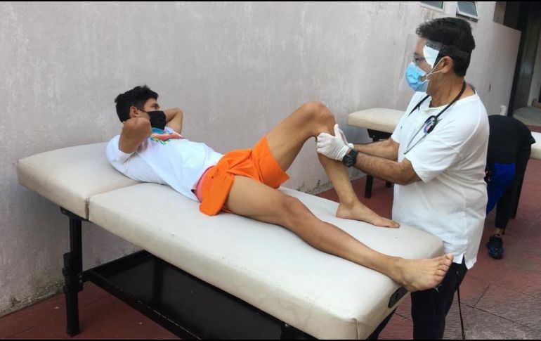 Por lo pronto, los jugadores seguirán entrenando en sus casas hasta nueva indicación. ESPECIAL / CHIVAS