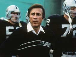 PIONERO. Tom Flores, de origen mexicano, fue el primer entrenador en jefe de la NFL moderna que representó a una minoría étnica; la Liga ha tenido 25 miembros de minorías en ese puesto. CORTESÍA/ RAIDERS