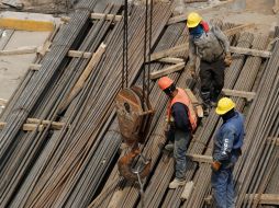 Amplían a 50 requisitos para que industrias puedan reabrir