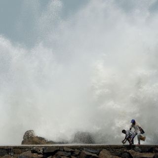 India y Bangladesh realizan evacuaciones masivas por súper ciclón