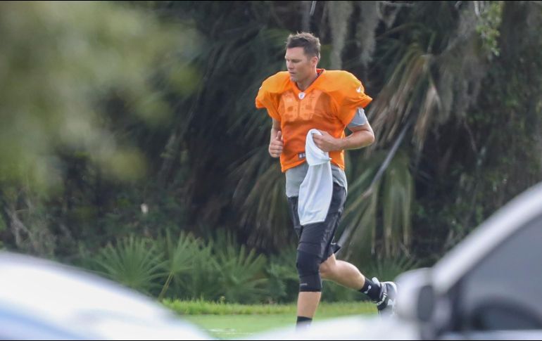 Brady buscó la forma en encontrar una instalación que le permitiera reunirse con parte de su ofensiva. TWITTER / @TB_Times