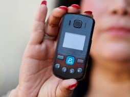 Los aparatos están equipados con alerta de vibración, de movimiento, SOS y rutas históricas de la portadora. EFE/ARCHIVO