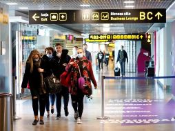 La decisión va en contra de regulaciones mundiales que establecen el derecho de los consumidores a recuperar el dinero de los boletos de vuelos cancelados. EFE/T. Kalnins