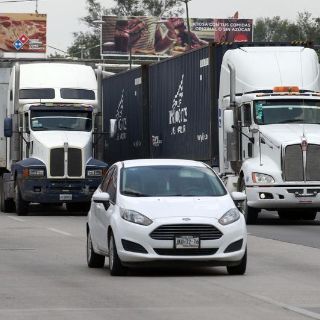 Producción de camiones pesados cae un 29% en marzo