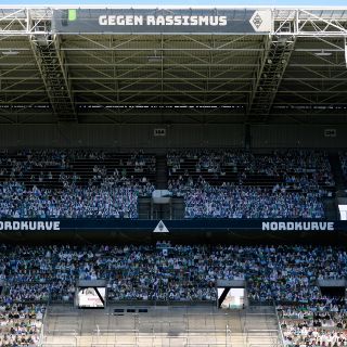 Miles de aficionados de cartón animarán al Gladbach ante Leverkusen