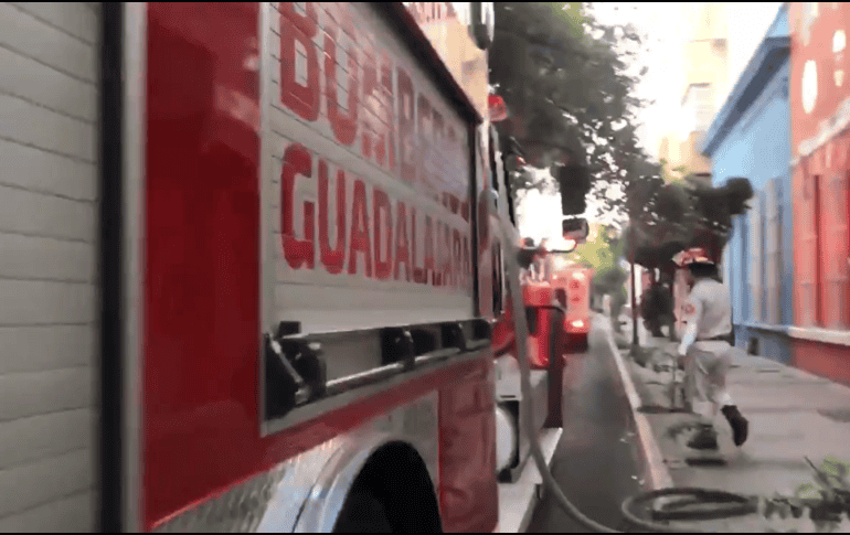 La finca se ubica en Pedro Moreno y Pavo, en la colonia Centro de Guadalajara. TWITTER/ @PCYBOMGDL