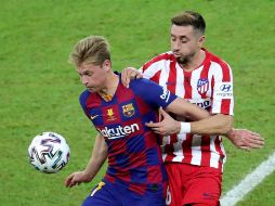 El neerlandés Frenkie de Jong, mediocampista de Barcelona, reconoció este jueves que aún carece de condiciones físicas para jugar un partido, luego de casi tres meses de inactividad por la pandemia de COVID-19. EFE / ARCHIVO