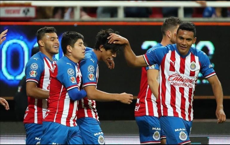 A través de un comunicado oficial, Chivas ha informado que hasta la tarde de este jueves en el plantel no existen contagios de coronavirus, luego de que se dieran a conocer los resultados de 19 de 25 pruebas realizadas.  INSTAGRAM / @Chivas