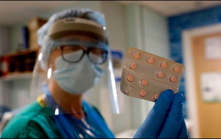 La Secretaría de Salud y el IMSS darán a conocer un plan permanente para reconocer la entrega de los médicos, enfermeras y todo el personal de salud que atienden a enfermos de COVID-19. AFP / K. Wigglesworth
