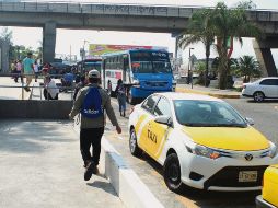APOYO. APOYO. Para taxistas y otros autoempleados. ARCHIVO