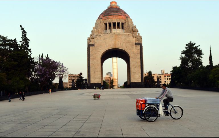 El PNUD sugirió distribuir este monto a los trabajadores informales, a los mexicanos en pobreza extrema y a los adultos mayores sin pensión contributiva. EFE/ARCHIVO