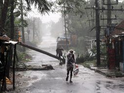 La tormenta causó daños sin precedentes en la histórica ciudad india de Calcuta y dejó más de 90 muertos. EFE / ARCHIVO