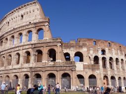 El imponente edificio, que tiene ochenta filas de gradas y una arena para la lucha de gladiadores, suele ser visitado por más de siete millones de personas al año. EFE/ARCHIVO