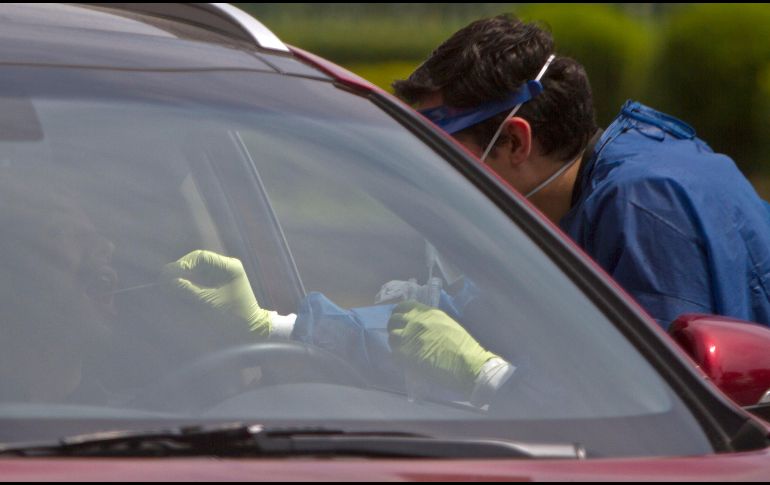Durante sábado y domingo se practicaron 338 prubas a trabajadoes del hospital. AFP/ARCHIVO
