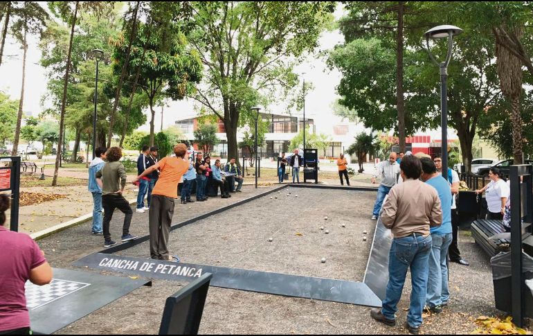 PARQUE MONTERREY. La cancha de petanca es utilizada por personas de todas las edades. ESPECIAL