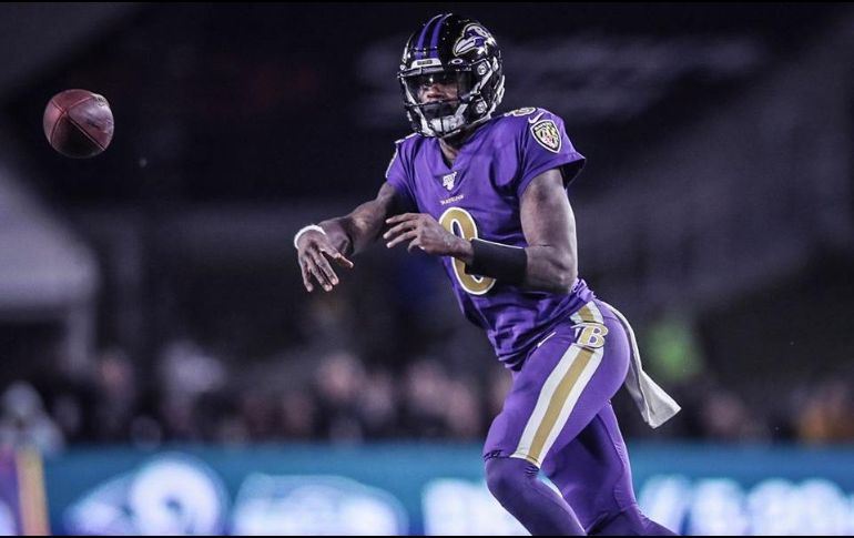 Lamar Jackson se preparará de cara a la próxima temporada en la que se espera una dura disputa con Patrick Mahomes por ser el mejor Quarterback de la NFL. FACEBOOK/@baltimoreravens