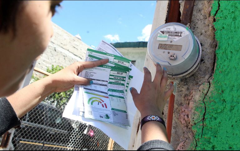 Desde abril pasado, los consumidores del segmento básico pagan un aumento de 0.23% por cada kilowatt, adicionales al costo que se tenía en marzo. EL INFORMADOR/Archivo