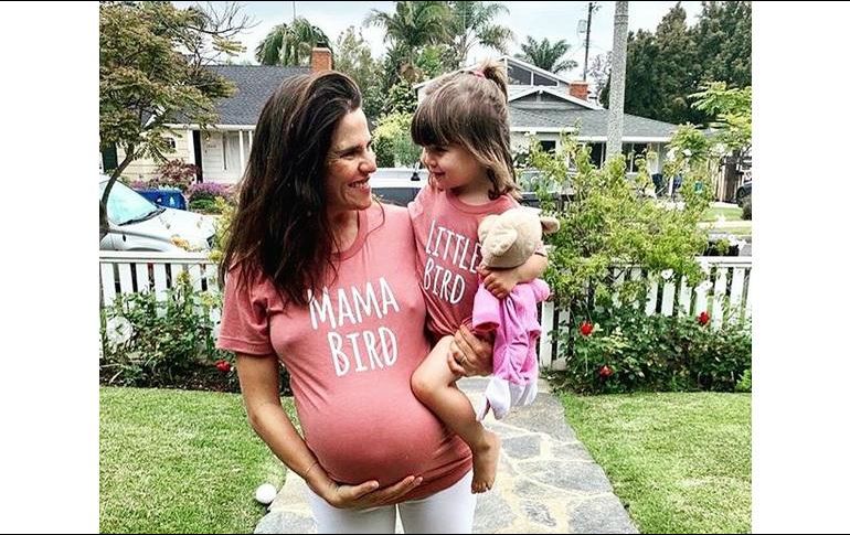 Karla Souza luce un embarazo adelantado. INSTAGRAM / karlasouza
