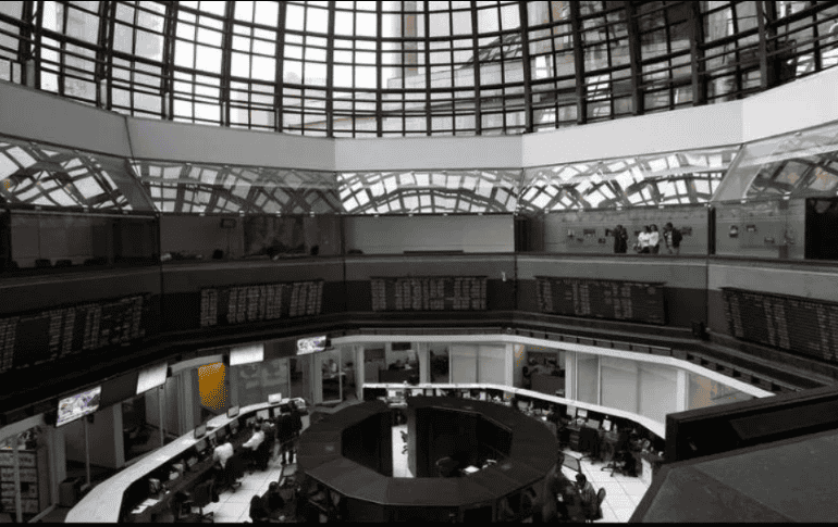 Los mercados accionarios a nivel mundial presentan movimientos mixtos después de validar una modesta agenda económica en Asia y Europa. EFE / ARCHIVO