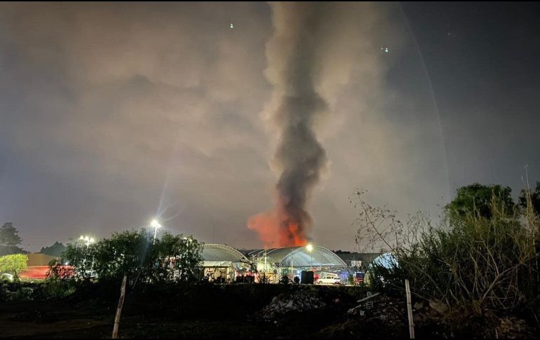 De acuerdo con autoridades, el incendio fue controlado oficialmente a la 01:35 horas. TWITTER/@CerebrosG