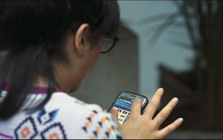 Los bancos nunca le pedirán que comparta sus datos por vía telefónica. EL INFORMADOR/Archivo