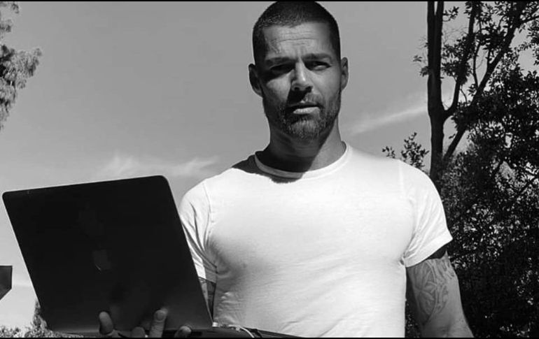 La producción del EP estuvo a cargo de Martin junto a Julio Reyes Copello, Montana, Raul Refree, Residente y Alejandro Jiménez. FACEBOOK/@RickyMartinOfficialPage