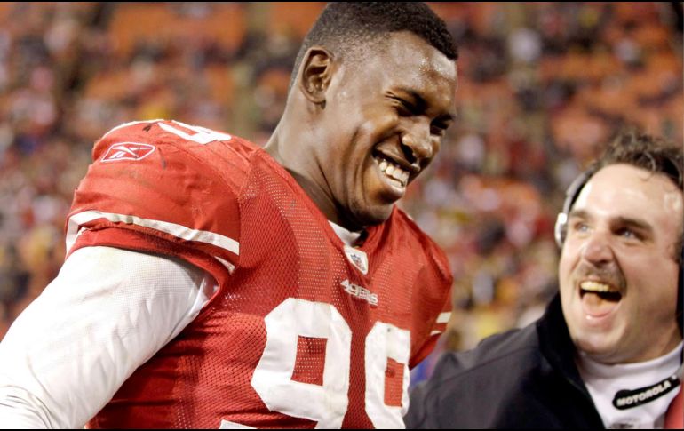 Con 30 años, el ex jugador de Raiders de Oakland y 49ers de San Francisco intentará tomar su segundo aire y asegura que actualmente es una mejor persona, por lo que no tendrá inconvenientes ajenos al futbol en esta nueva etapa. TWITTER / @SomosCowboys